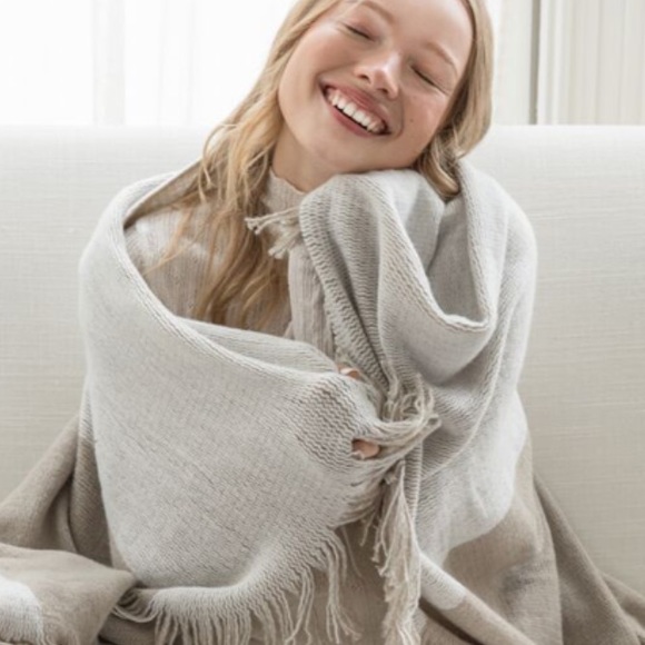 Mark & Graham Colorblock Throw Blanket - Picture 7 of 15